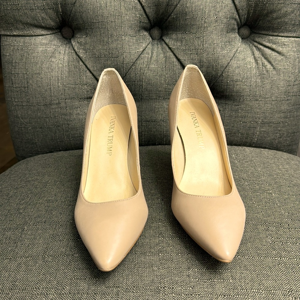 Ivanka Trump pointed toe block heel pumps